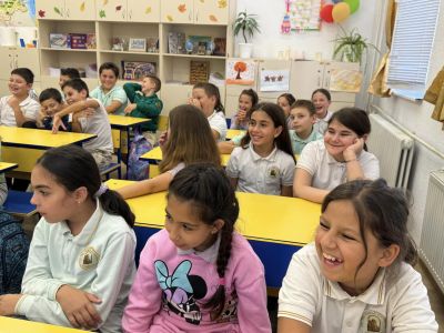 Казанлъшки учители бяха скъпи гости на третокласниците от ОУ „Св. Паисий Хилендарски“ 