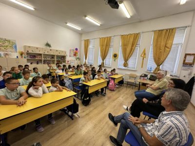 Казанлъшки учители бяха скъпи гости на третокласниците от ОУ „Св. Паисий Хилендарски“ 