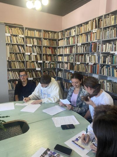 Ученици от ПГЛПТ участваха в седмицата на Ненасилието, организирана от сдружение „Жените на Казанлък“