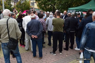 Председателят на ПП „Възраждане“ д-р Костадин Костадинов в Казанлък: Хората, които не излизат да гласуват, подпомагат купуването на България