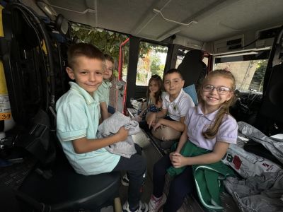 Първокласници от ОУ „Св. Паисий Хилендарски“ посетиха Пожарната служба в Казанлък 