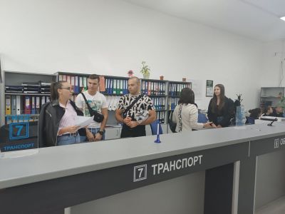 Ученици от ПХГ „Св. Св. Кирил и Методий“ посетиха местната администрация по случай Деня на българската община