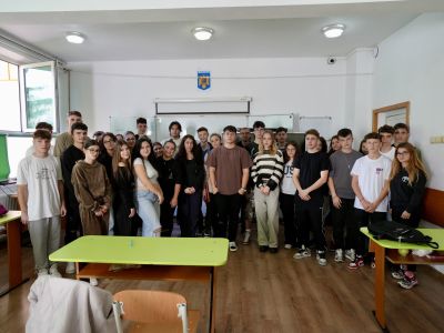 Ученици от Казанлък и Стара Загора участваха в международен проект по програма „Еразъм+“ в Румъния