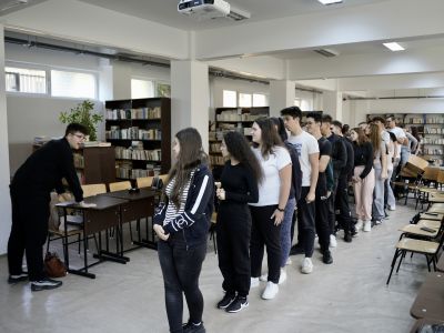 Ученици от Казанлък и Стара Загора участваха в международен проект по програма „Еразъм+“ в Румъния