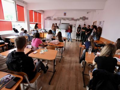 Ученици от Казанлък и Стара Загора участваха в международен проект по програма „Еразъм+“ в Румъния