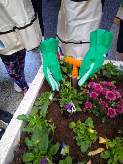 Екологосъобразно поведение, емоционална ангажираност и активност на учениците от ОУ “Георги Кирков“ при изпълнение на проект на МОСВ и ПУДООС - “Моето любимо зелено еко кътче в училище“