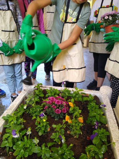 Екологосъобразно поведение, емоционална ангажираност и активност на учениците от ОУ “Георги Кирков“ при изпълнение на проект на МОСВ и ПУДООС - “Моето любимо зелено еко кътче в училище“