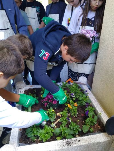 Екологосъобразно поведение, емоционална ангажираност и активност на учениците от ОУ “Георги Кирков“ при изпълнение на проект на МОСВ и ПУДООС - “Моето любимо зелено еко кътче в училище“