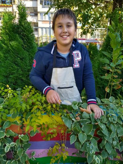 Екологосъобразно поведение, емоционална ангажираност и активност на учениците от ОУ “Георги Кирков“ при изпълнение на проект на МОСВ и ПУДООС - “Моето любимо зелено еко кътче в училище“