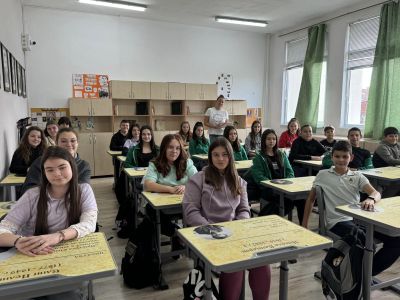 Благотворителност вместо цветя: Паисиевци с кауза на доброто към 9-месечно бебе