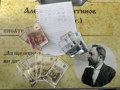 Благотворителност вместо цветя: Паисиевци с кауза на доброто към 9-месечно бебе