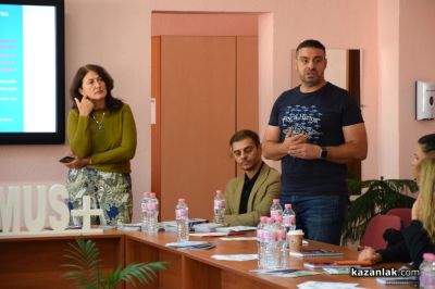 Механото бе домакин на директори и учители от Казанлък на среща за споделен опит по програмите Еразъм