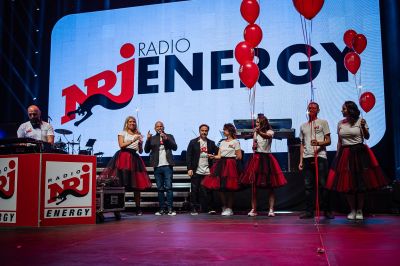 Казанлъшкият DJ Иван Димов подгрява партито на суперзвездата DJ BоBо