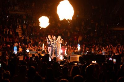 Казанлъшкият DJ Иван Димов подгрява партито на суперзвездата DJ BоBо