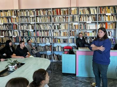 Библиотека “Искра“ и ПГЛПТ продължават съвместно сътрудничество по проект