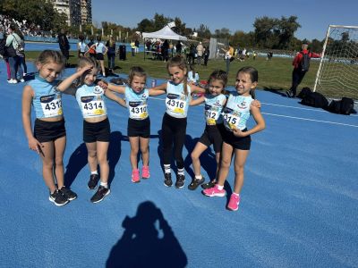 Малките ни лекоатлети извоюваха шест медала сред силна конкуренция от 500 деца в турнир в Ямбол