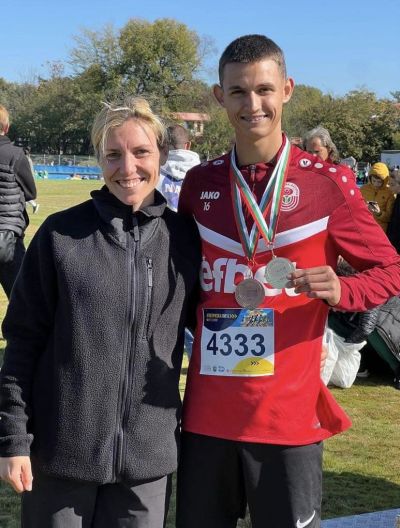 Малките ни лекоатлети извоюваха шест медала сред силна конкуренция от 500 деца в турнир в Ямбол