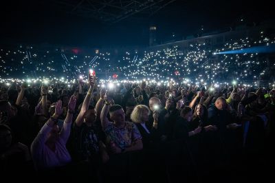 Казанлъшкият DJ Иван Димов подгрява партито на суперзвездата DJ BоBо