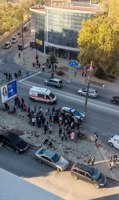 Пътен инцидент в източната част на Казанлък, на място са полиция и линейка