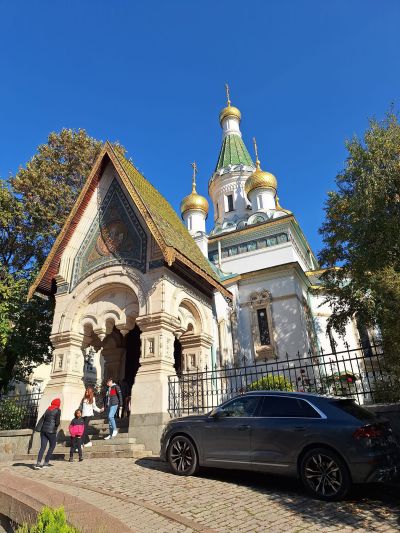 Ученици от ПХГ „Св. Св. Кирил и Методий“ бяха на еднодневен географски практикум в Столицата 