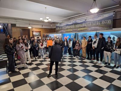 Ученици от ПХГ „Св. Св. Кирил и Методий“ бяха на еднодневен географски практикум в Столицата 