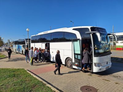 Ученици от ПХГ „Св. Св. Кирил и Методий“ бяха на еднодневен географски практикум в Столицата 