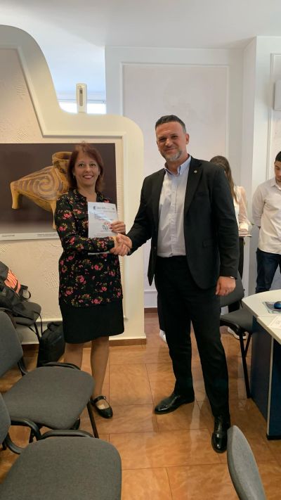 Зрелостници от ПГЛПТ с награди за успешно представяне в Европейска олимпиада по статистика