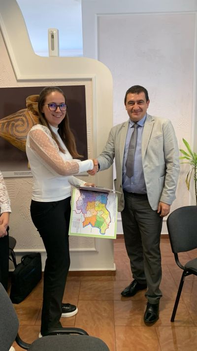 Зрелостници от ПГЛПТ с награди за успешно представяне в Европейска олимпиада по статистика