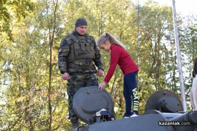 „Ден на отворените врати“ в казанлъшкото военно формирование 