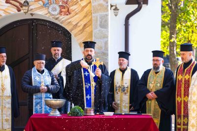 С молебен за здраве бе отбелязана 1 година от освещаването на параклиса „Свети Димитър Солунски Чудотворец” в Казанлък 