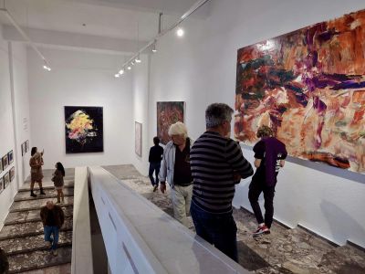 Художникът Левент Море представи изложба в родния Казанлък 