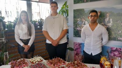 Зрелостници от ПГЛПТ участваха в дискусия за бъдещето на Дом-паметника на връх „Бузлуджа“