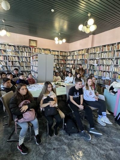 Ученици и учители от ПХГ “Св. Св. Кирил и Методий” отбелязаха Националната седмица на четенето