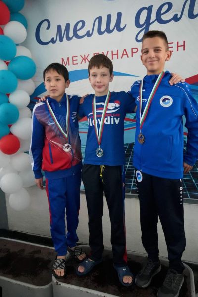 Казанлъшките плувци разбиха конкуренцията 