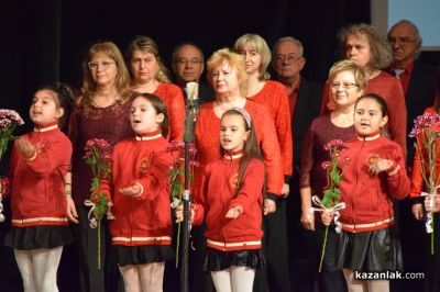 На тържествена церемония за Деня на будителите, 7 талантливи деца от Казанлък получиха стипендии