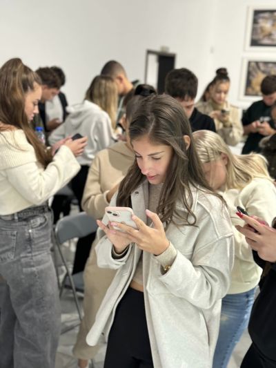 Художествената галерия в Казанлък подписа споразумение за партньорство с инициативата “Тийноватор“