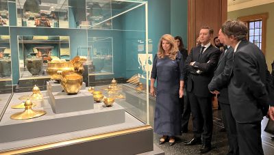Илияна Йотова откри изложбата на тракийските съкровища в музея „Гети“ в Лос Анджелис