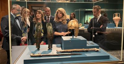 Илияна Йотова откри изложбата на тракийските съкровища в музея „Гети“ в Лос Анджелис