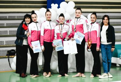 Грациите от СК “Розова долина” се завърнаха със златни, сребърни и бронзови медали от турнир в Стара Загора 