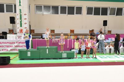 Грациите от СК “Розова долина” се завърнаха със златни, сребърни и бронзови медали от турнир в Стара Загора 