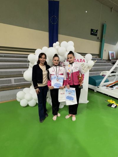 Грациите от СК “Розова долина” се завърнаха със златни, сребърни и бронзови медали от турнир в Стара Загора 