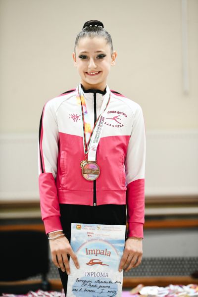 Грациите от СК “Розова долина” се завърнаха със златни, сребърни и бронзови медали от турнир в Стара Загора 