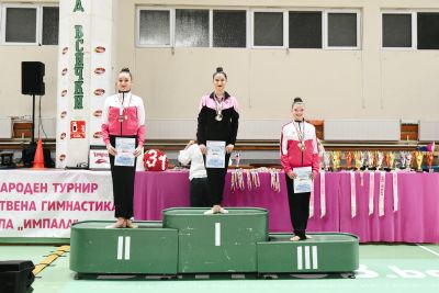 Грациите от СК “Розова долина” се завърнаха със златни, сребърни и бронзови медали от турнир в Стара Загора 