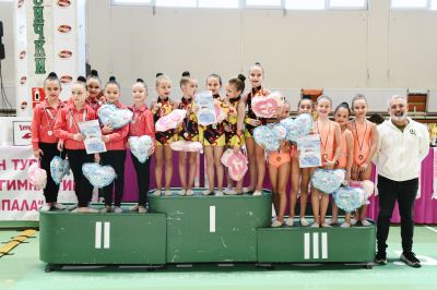 Грациите от СК “Розова долина” се завърнаха със златни, сребърни и бронзови медали от турнир в Стара Загора 