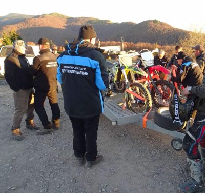 Иззеха 2 мотоциклета след акция в Национален парк „Централен Балкан”