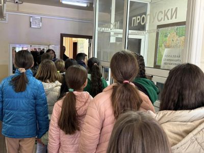 Децата от ОУ “Свети Паисий Хилендарски“ гр. Казанлък се запознаха с полицейската професия 