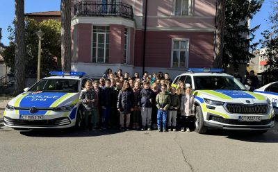 Децата от ОУ “Свети Паисий Хилендарски“ гр. Казанлък се запознаха с полицейската професия 