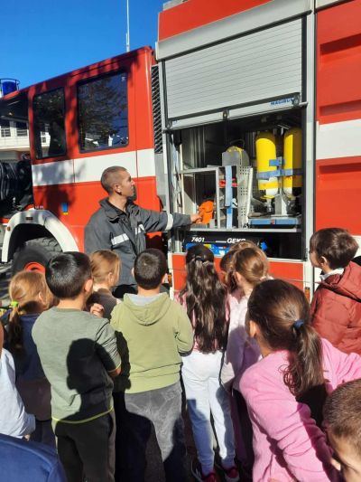 Учениците на ОУ “Георги Кирков“ посетиха героите на нашето време - пожарникарите