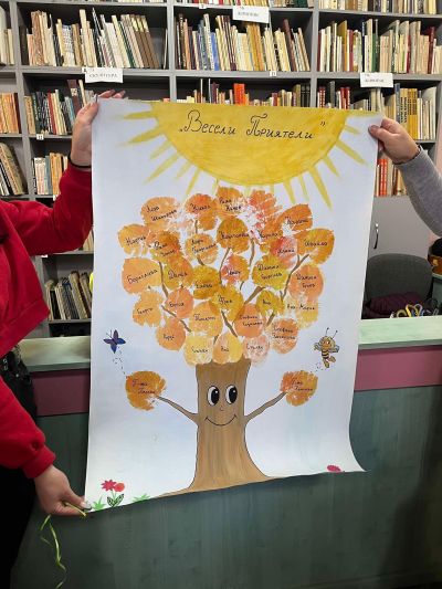 Ученици от ПГЛПТ и деца от ДГ „Слънчице“ в общо занятие на тема: „Аз обичам моето семейство“