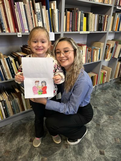 Ученици от ПГЛПТ и деца от ДГ „Слънчице“ в общо занятие на тема: „Аз обичам моето семейство“